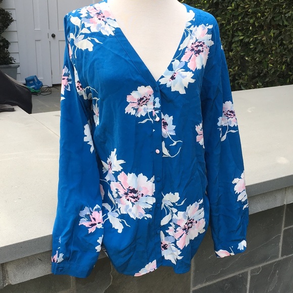 Joie Tops - Joie 100% silk blouse.  Size M. Worn once